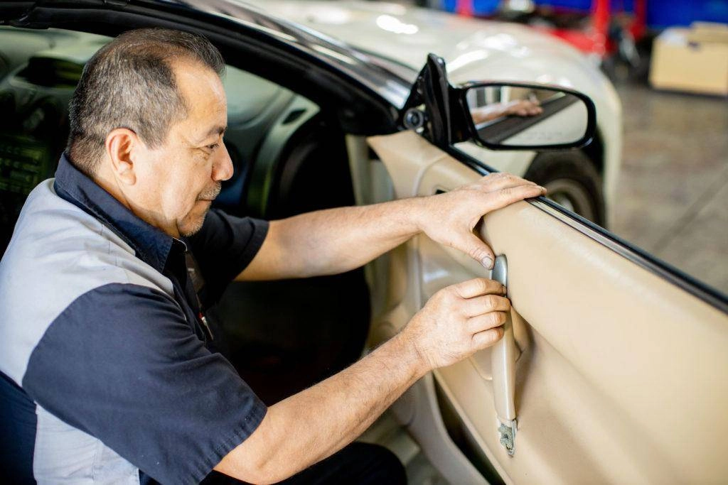 Glass repair Suwanee GA