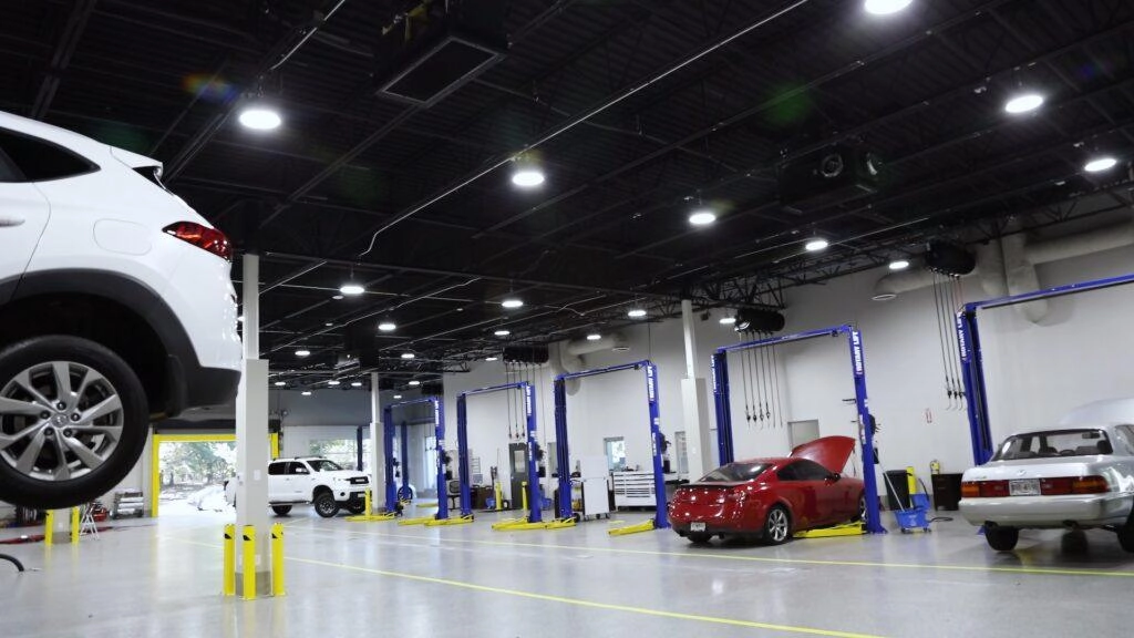 japanese auto repair sugar hill mechanics - Shop with cars